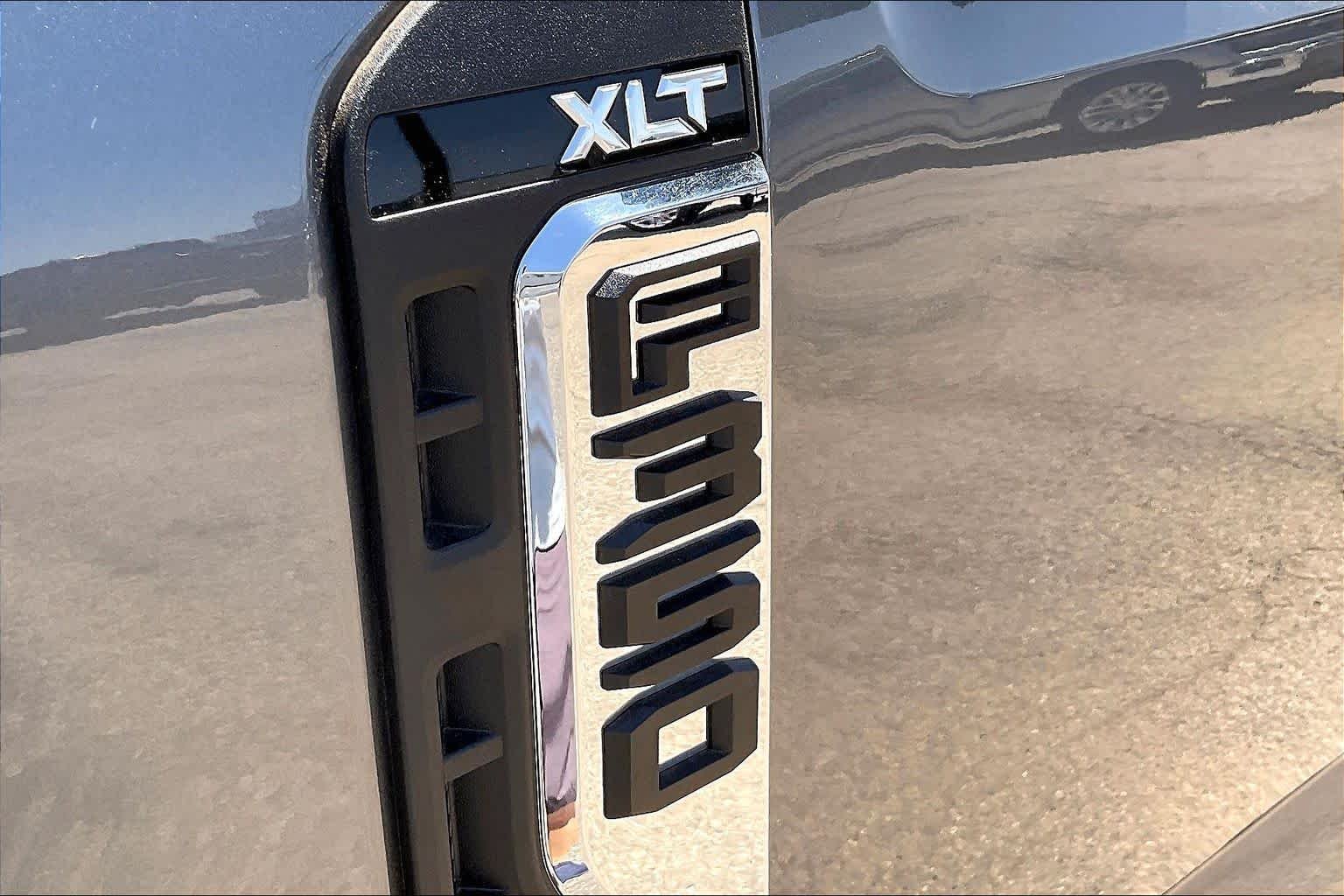 New 2026 Carbonized Gray Metallic Ford F-350® XLT image 15