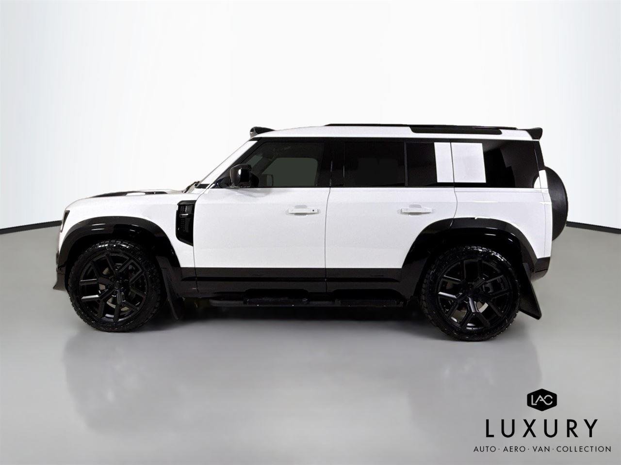 Used 2026 Fuji White Land Rover X-Dynamic SE | Urban Widetrack Build image 9
