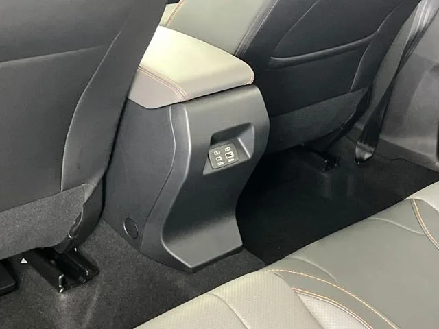 New 2026 SAPPHIRE BLUE PEARL Subaru Limited Hybrid image 37