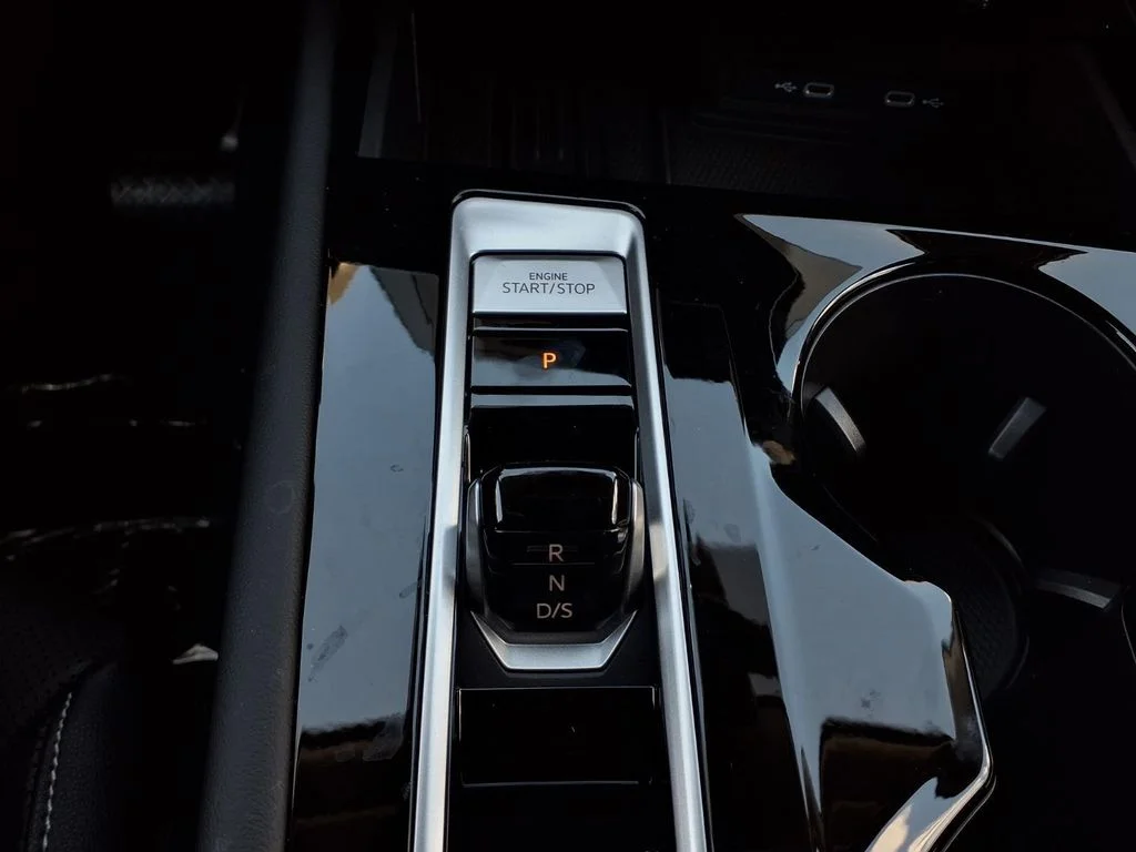 New 2026 Deep Black Pearl Volkswagen SE w/Technology image 17