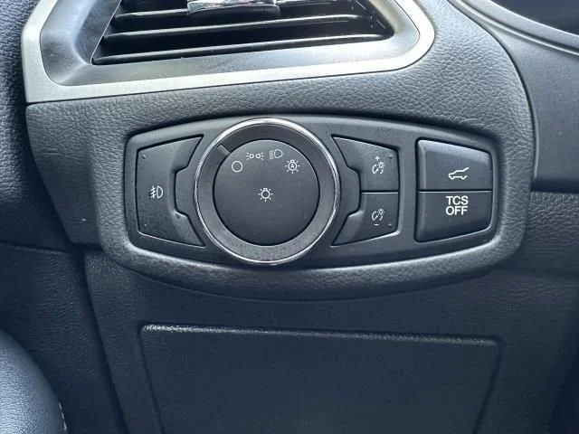 Used 2022 Silver Ford SEL image 60