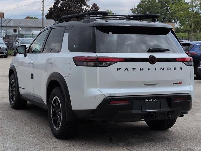 New 2026 Everest White Pearl TriCoat / Super Black Two-tone Nissan Rock Creek® image 11