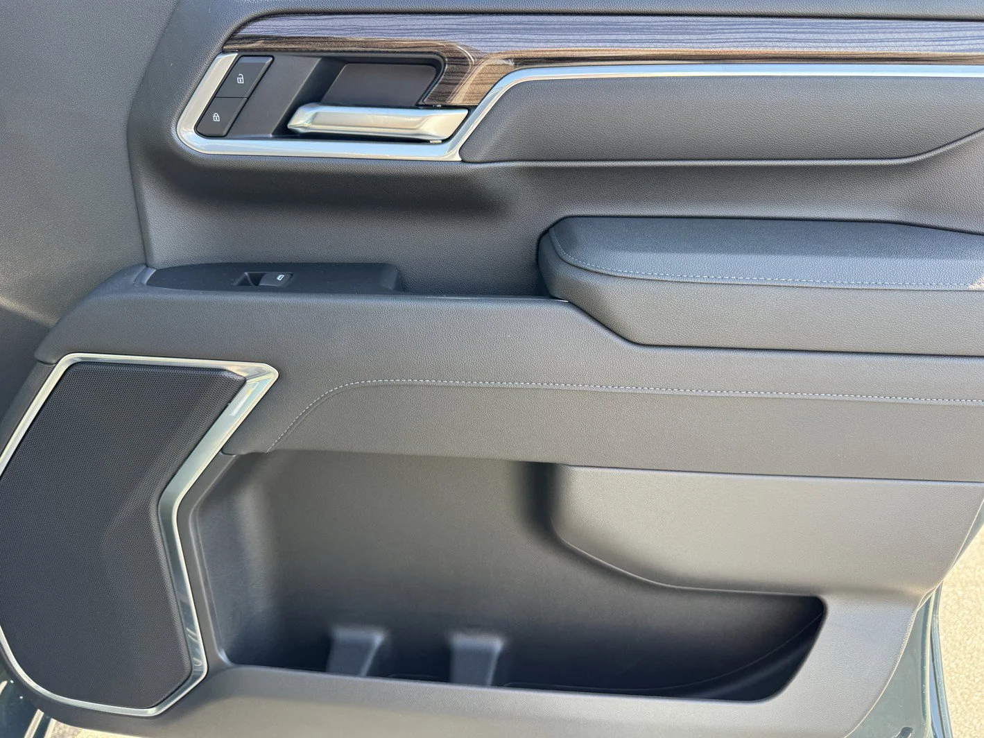 New 2026 Cypress Gray Chevrolet LT image 9
