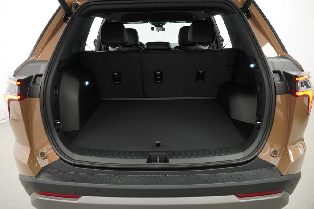 2027 Chevrolet Equinox LT - Photo 25