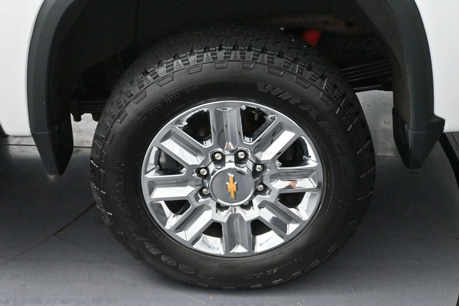 Used 2024 Summit White Chevrolet High Country image 30