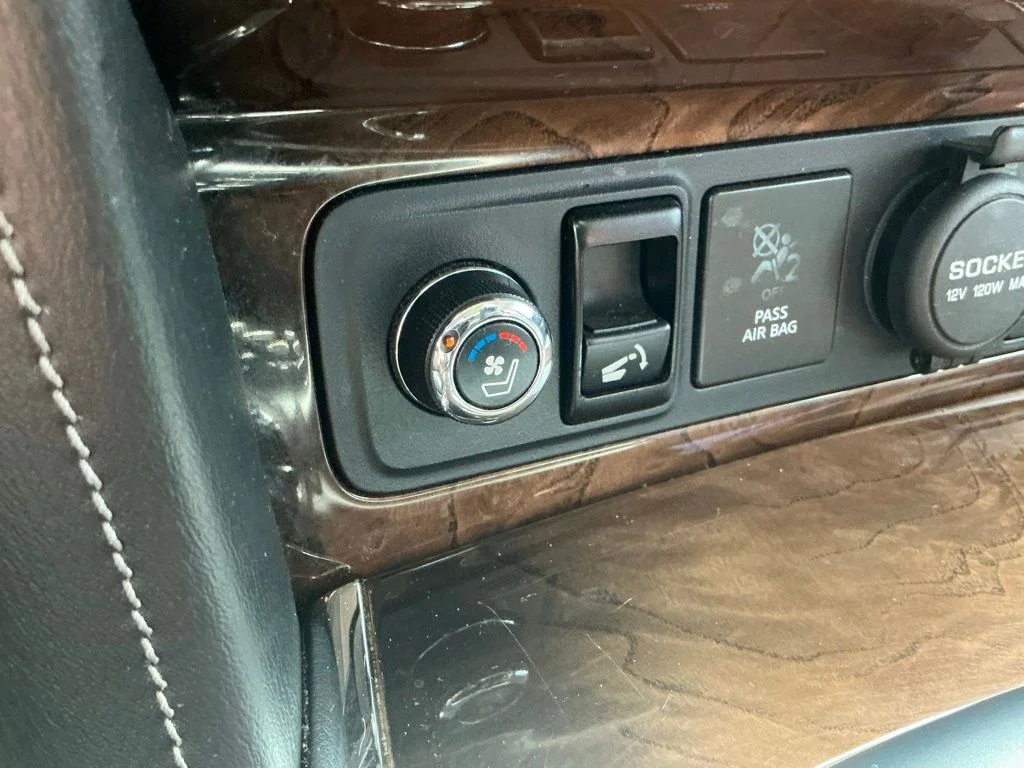 Used 2019 Gray INFINITI LUXE image 48