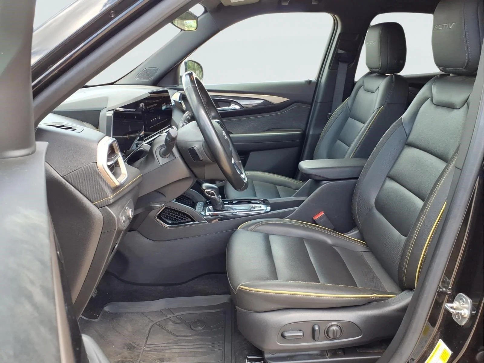 Used 2024 Mosaic Black Metallic Chevrolet ACTIV image 17