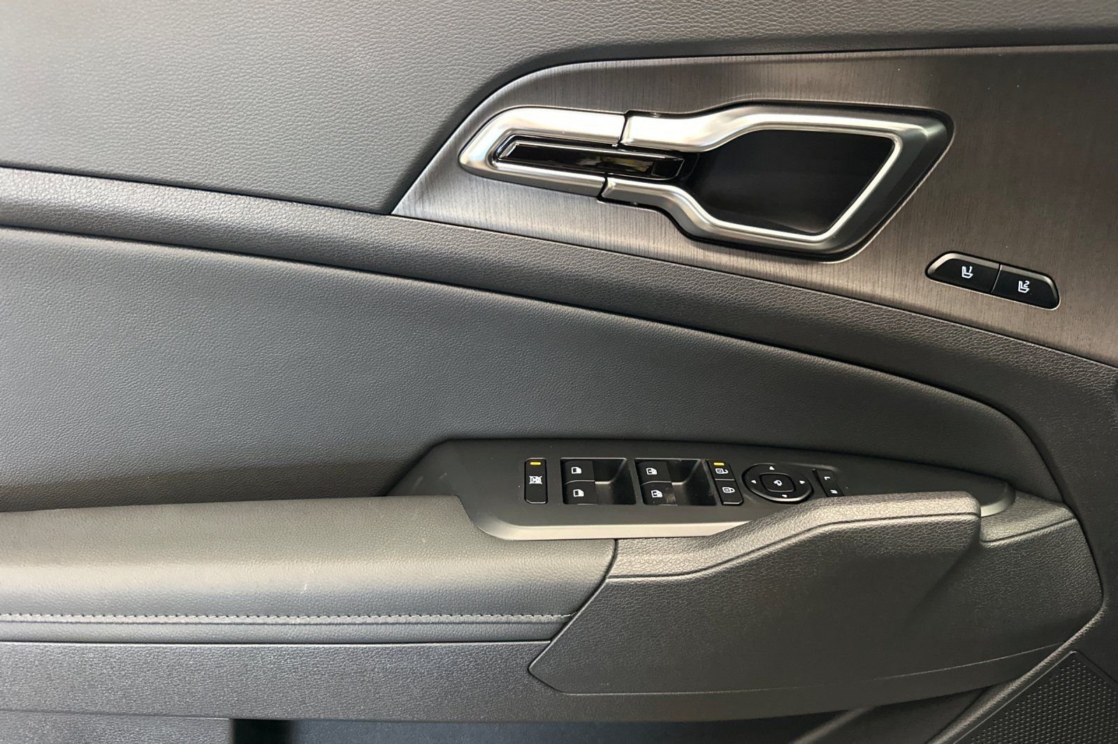 New 2026 Snow White Pearl Kia X-Line Prestige image 7