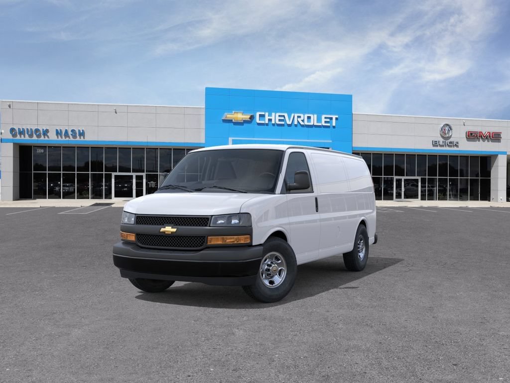 New 2026 Summit White Chevrolet WT image 8