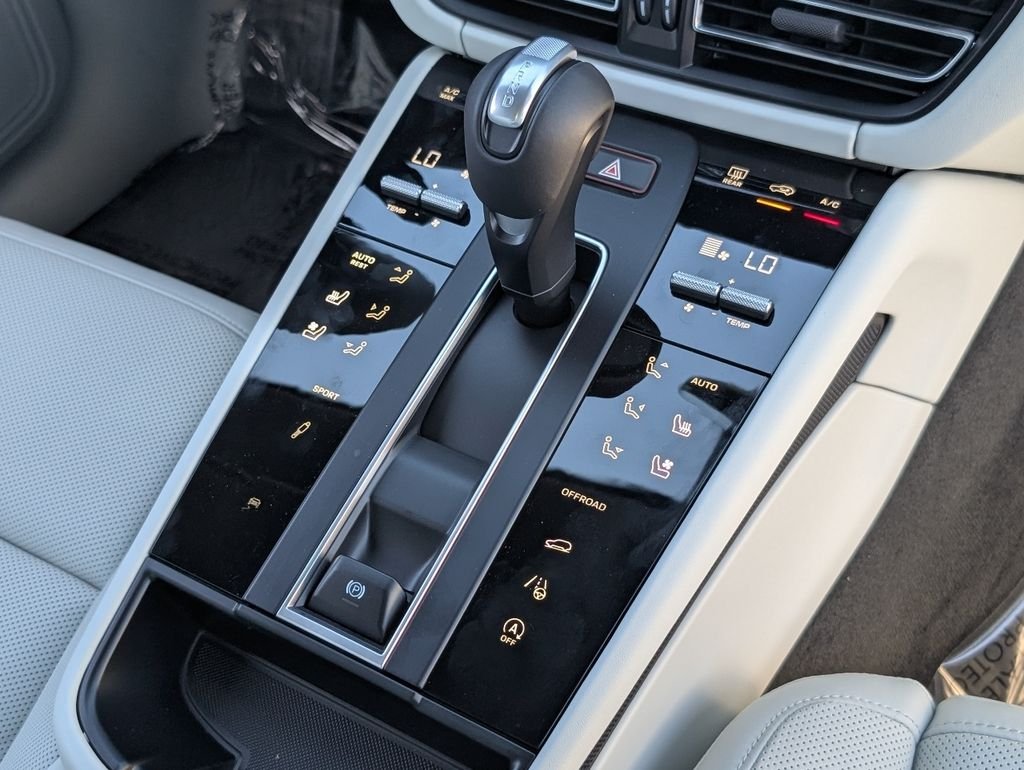 2026 Porsche Macan S - Photo 15