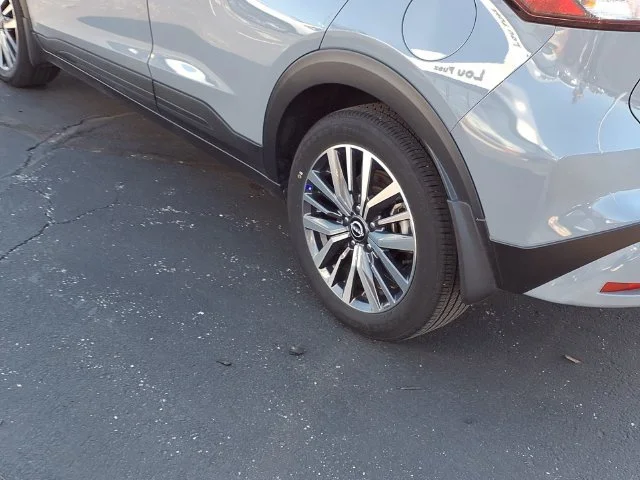 Used 2024 Gray Nissan SV image 21