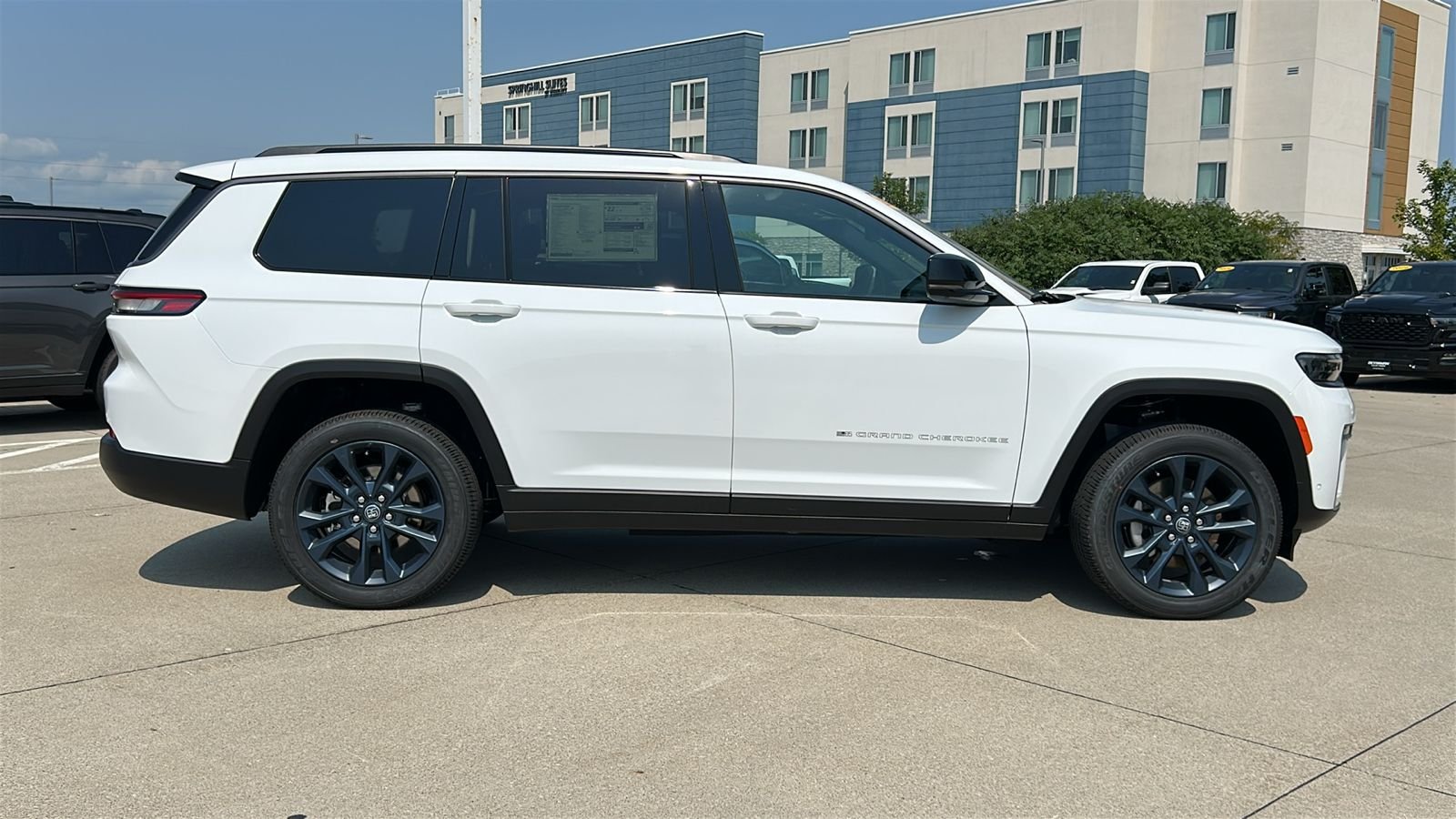 New 2026 Bright White Clear-Coat Exterior Paint Jeep  image 3