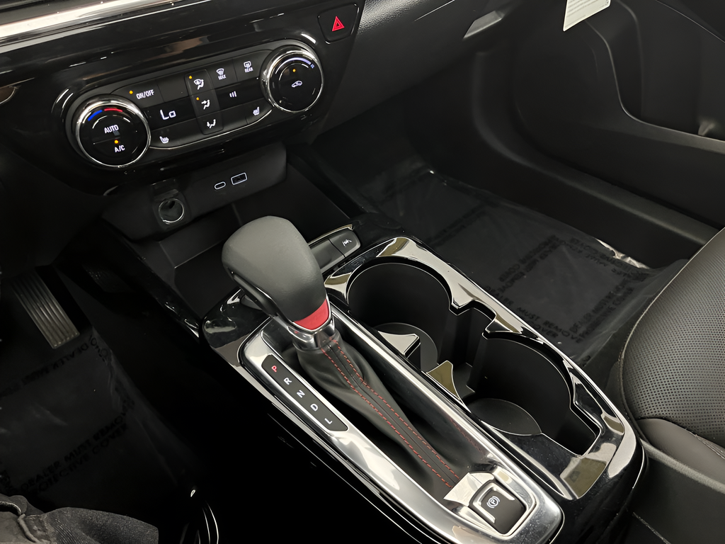 Used 2025 Summit White Chevrolet 2RS image 22