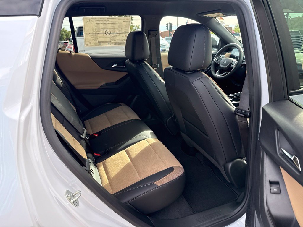 New 2027 Polar White Tricoat Chevrolet ACTIV image 37