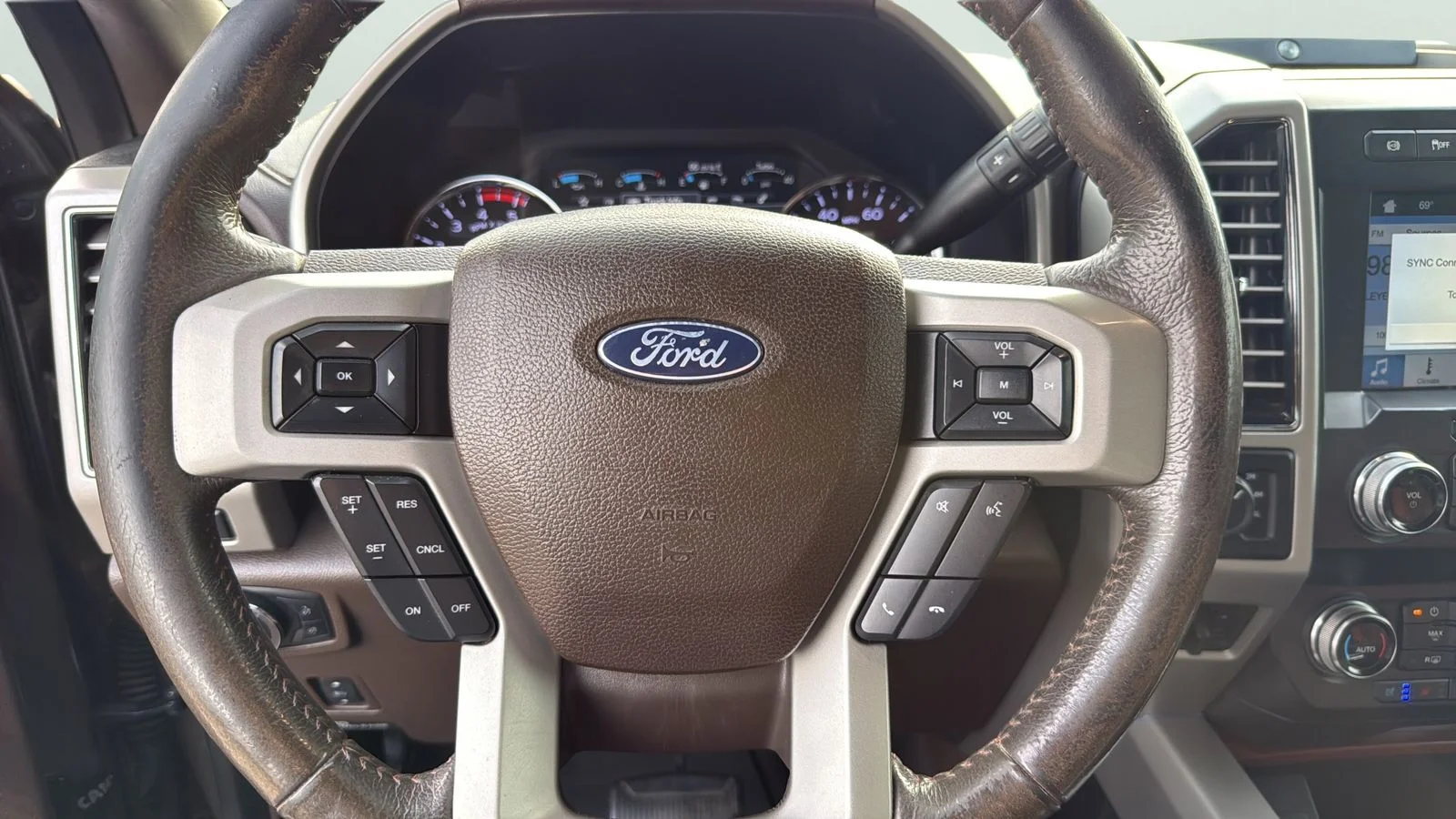 Used 2019 Gray Ford King Ranch image 14