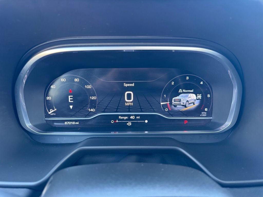 Used 2023  GMC SLT image 44