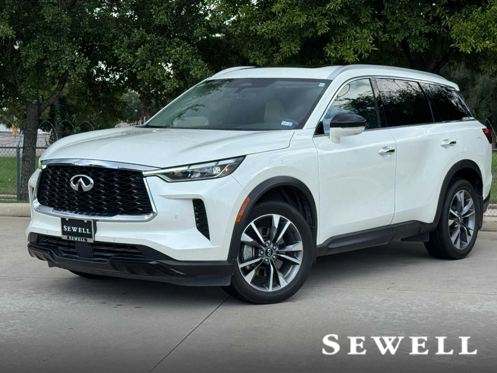 2024 INFINITI QX60 LUXE