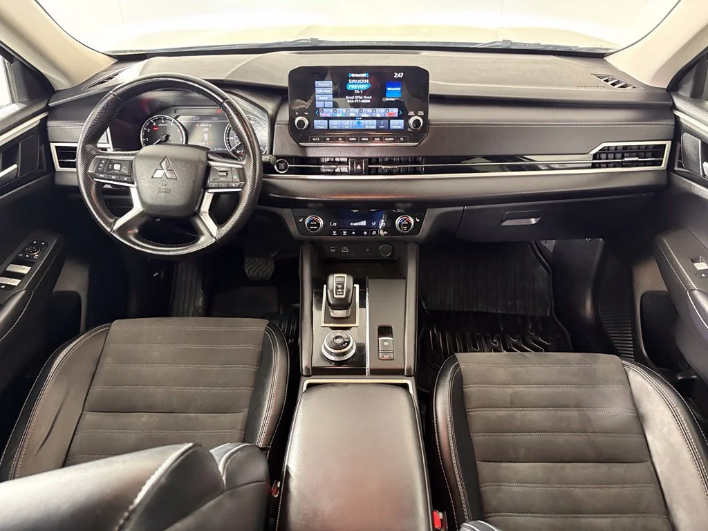 Used 2024 Silver Mitsubishi  image 30
