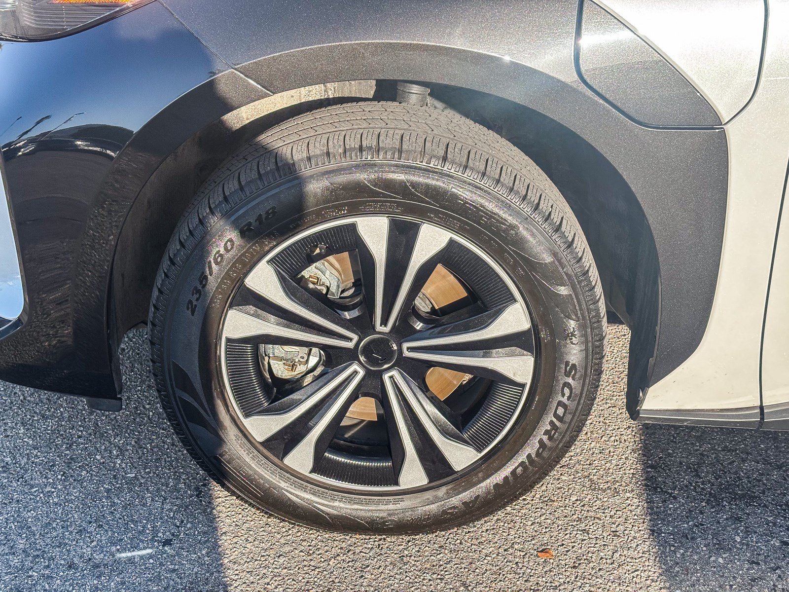 Used 2023 Pearl Toyota XLE image 10
