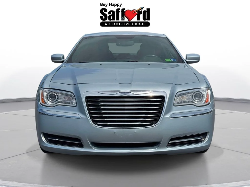 2013 Chrysler 300 Base - Photo 8