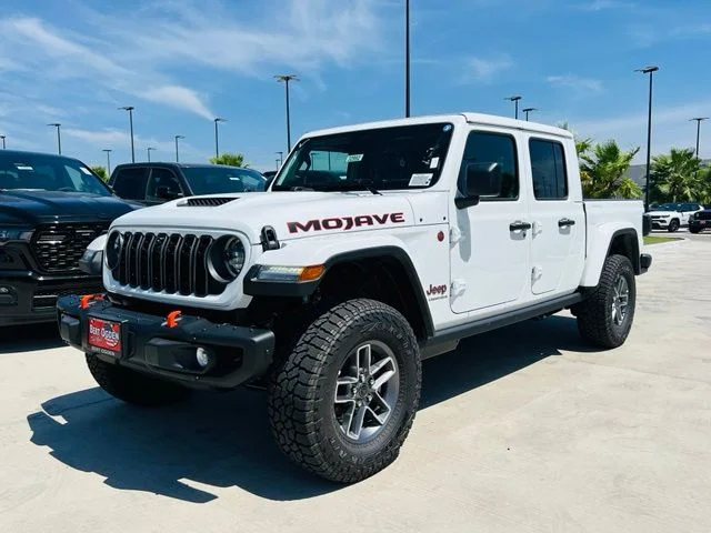 New 2026 Bright White Clear-Coat Exterior Paint Jeep Mojave image 3