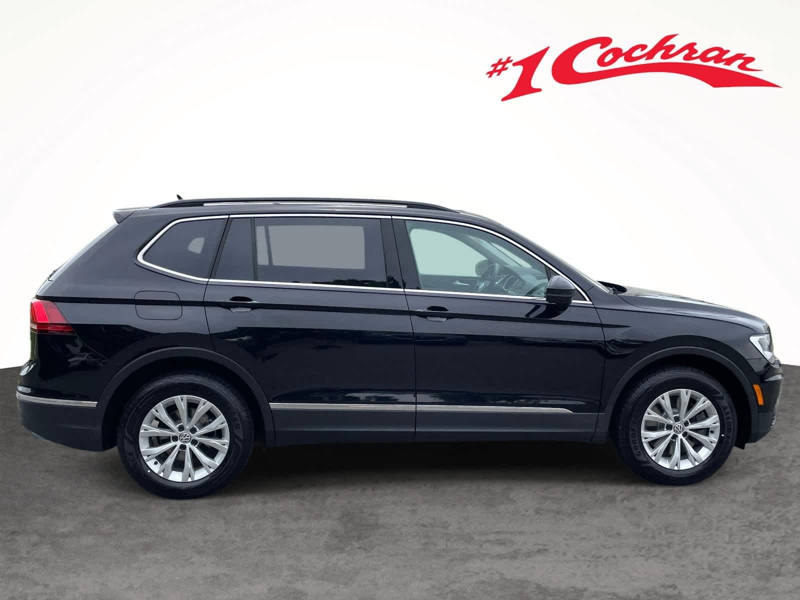 Used 2018 Deep Black Pearl Metallic Volkswagen SE image 6