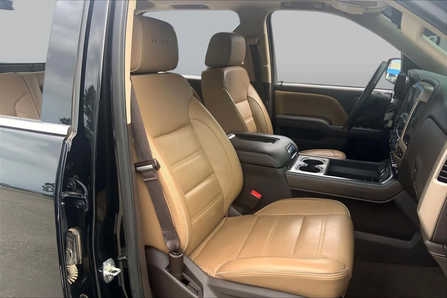 Used 2017 Onyx Black GMC Denali image 9