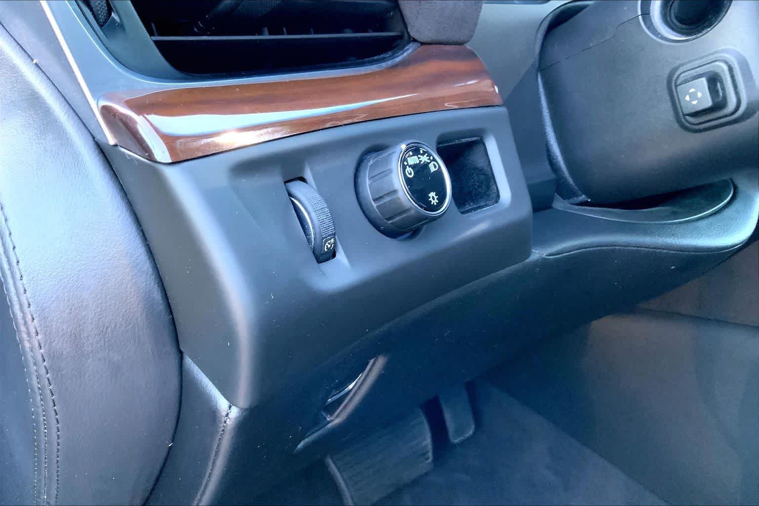 Used 2020 Shadow Metallic Cadillac Premium Luxury image 31