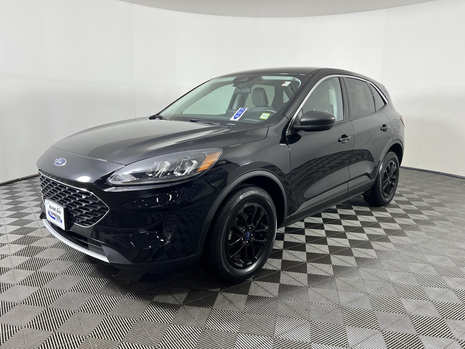 Used 2022 Agate Black Ford SE image 26
