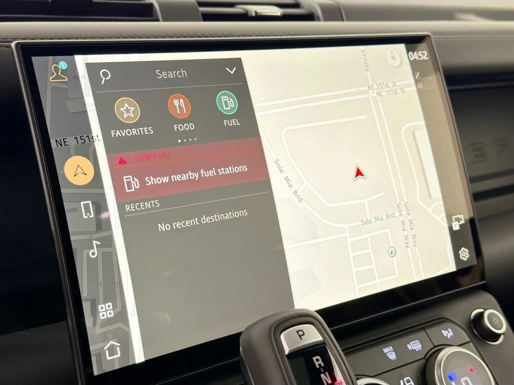 New 2026 Borasco Grey Land Rover X-Dynamic SE image 13