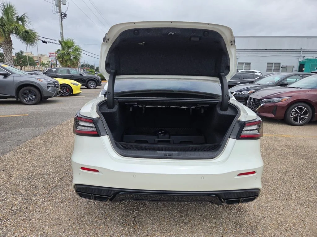 Used 2023 White Nissan SR image 28