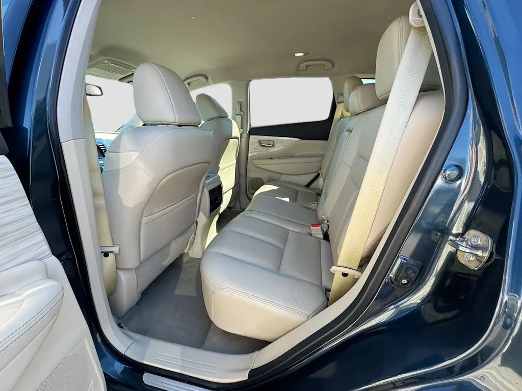 Used 2015 Arctic Blue Metallic Nissan SL image 20