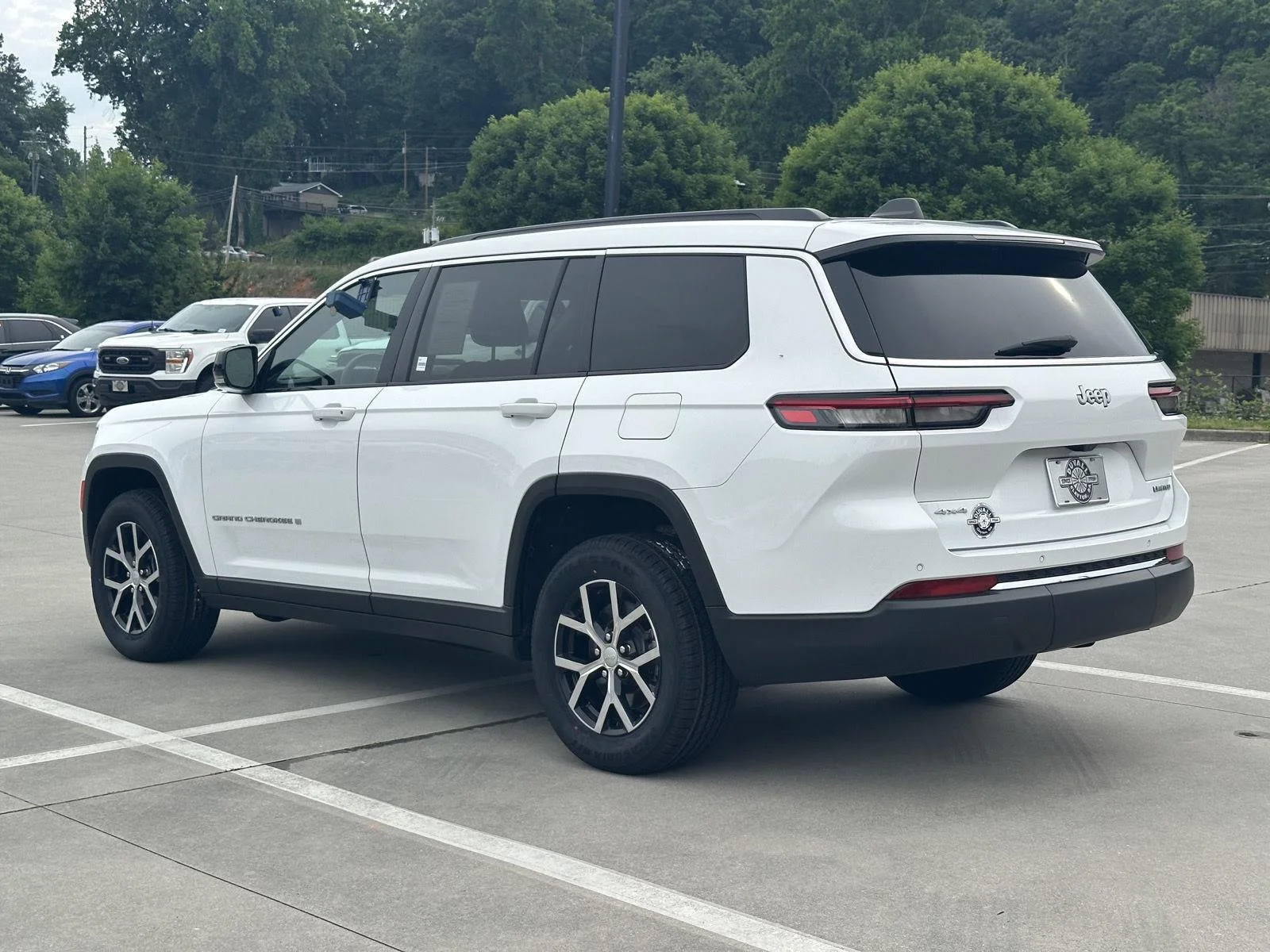 Used 2024 Bright White Clearcoat Jeep Limited image 5