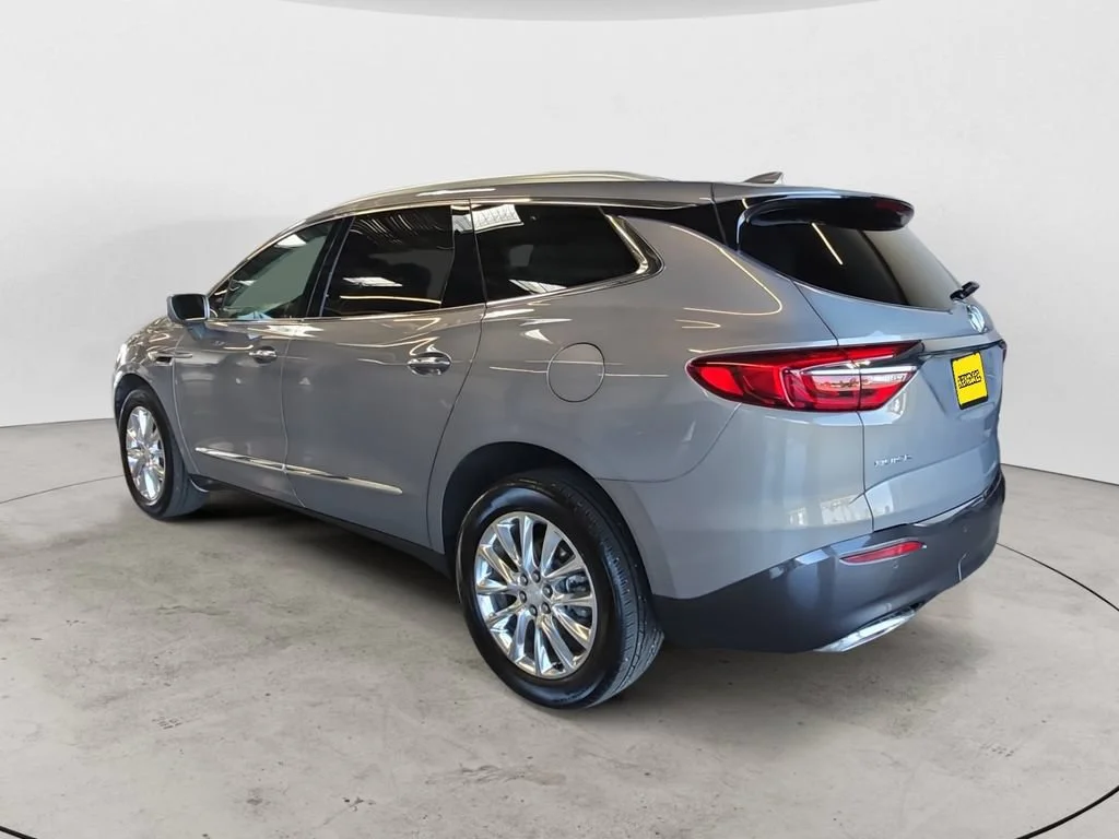 Used 2018 Includes Spectra Gray lower exterior accent color. Buick Premium image 11