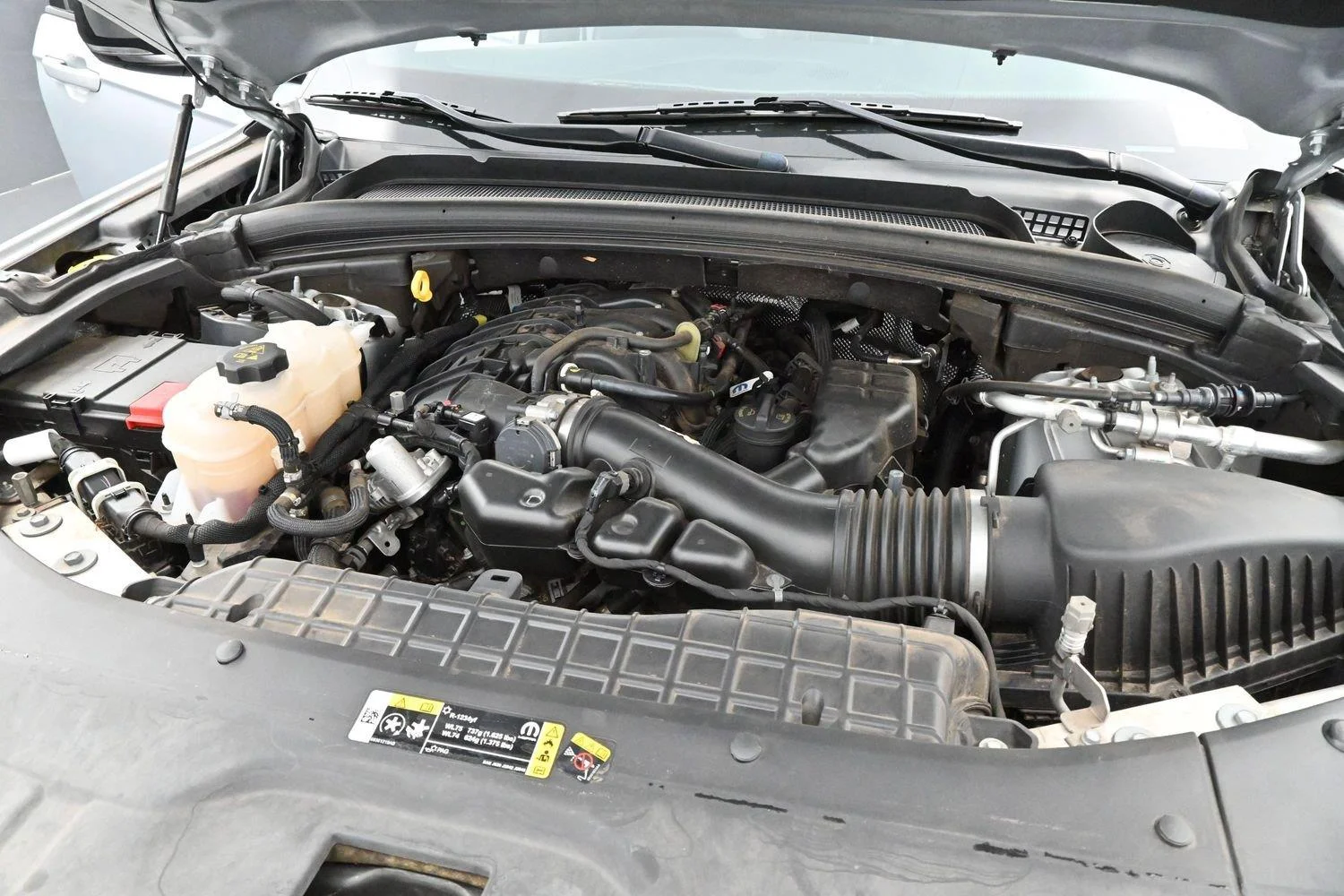 Used 2021 Silver Jeep Altitude image 31