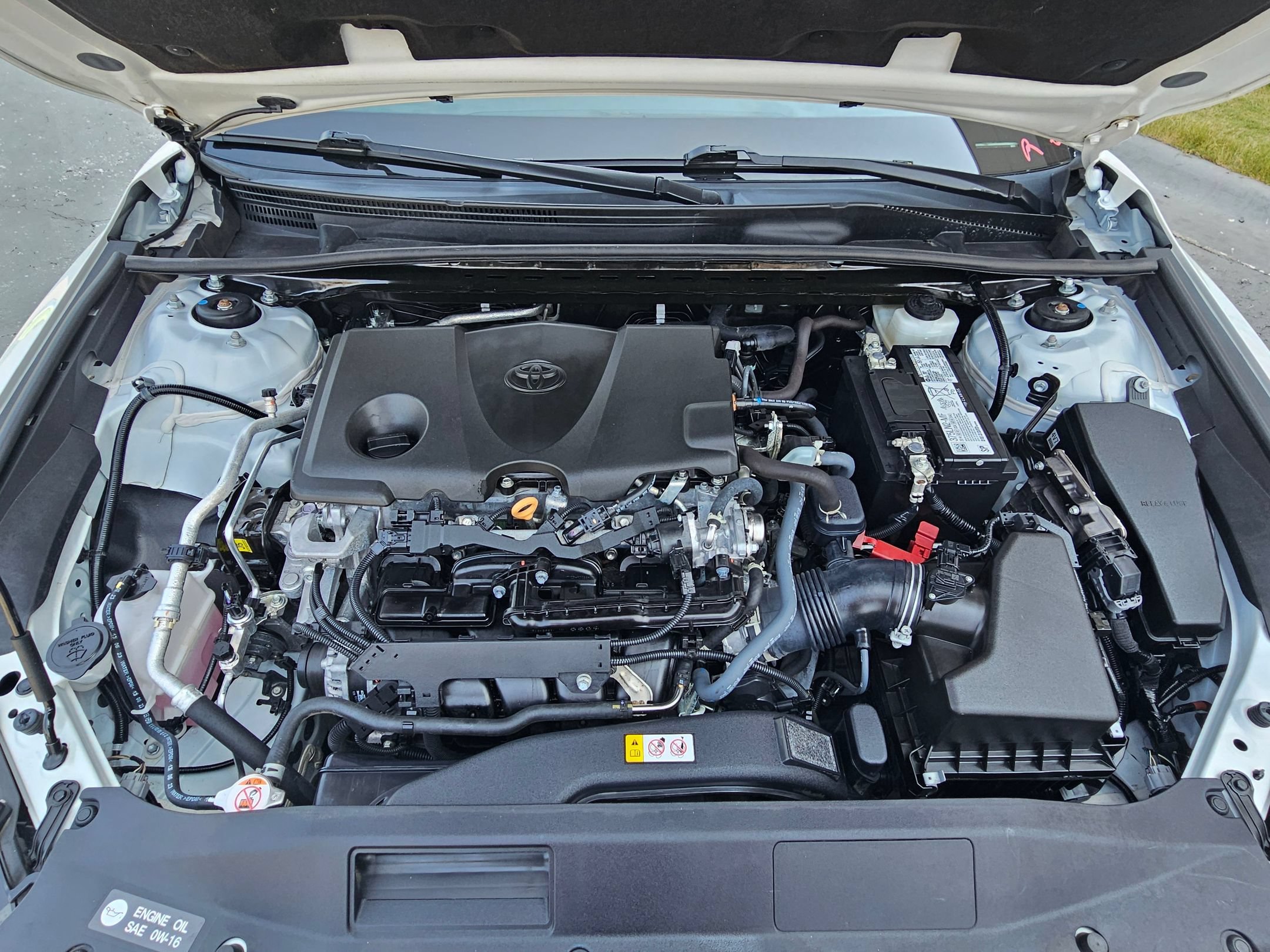 Used 2024 Ice Cap Toyota SE image 30