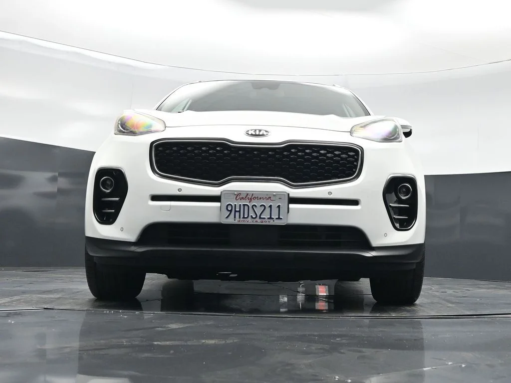 Used 2018 White Kia EX image 46