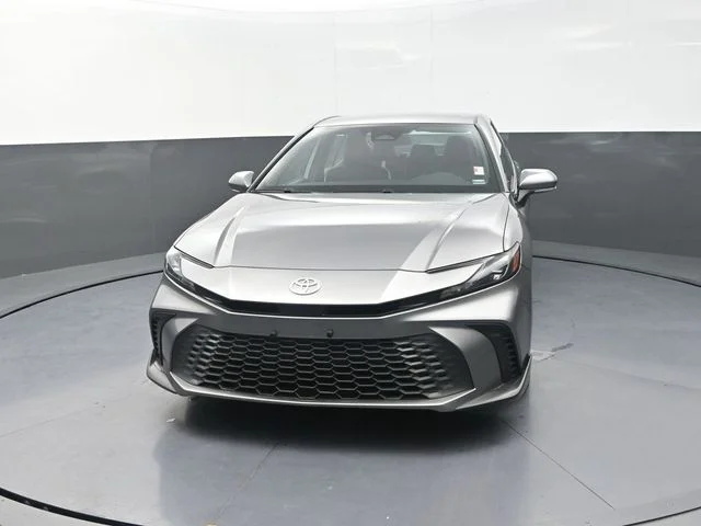 Used 2025  Toyota SE image 2