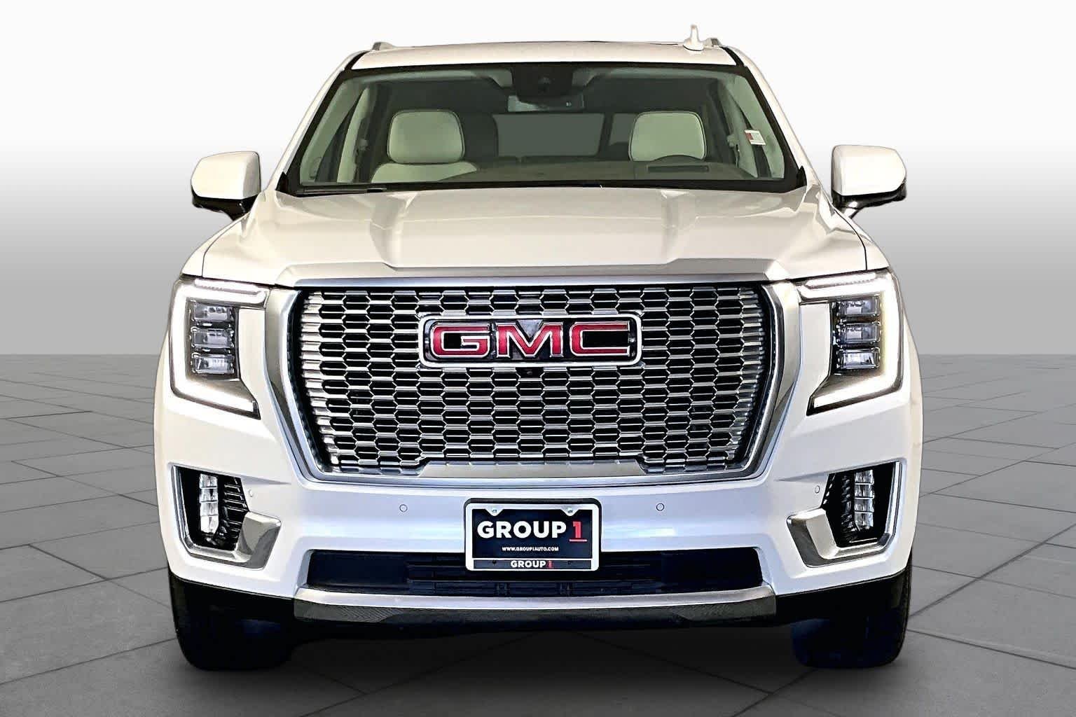Used 2023 White Frost Tricoat GMC Denali image 3