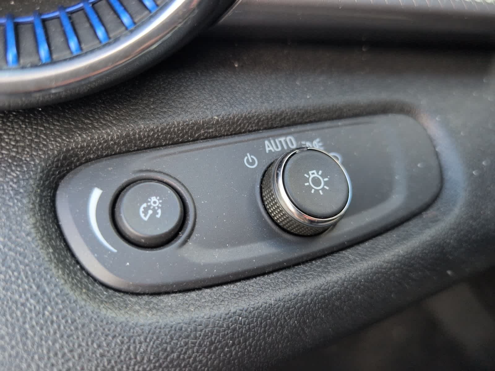 Used 2025 Sterling Gray Metallic Chevrolet LT image 22