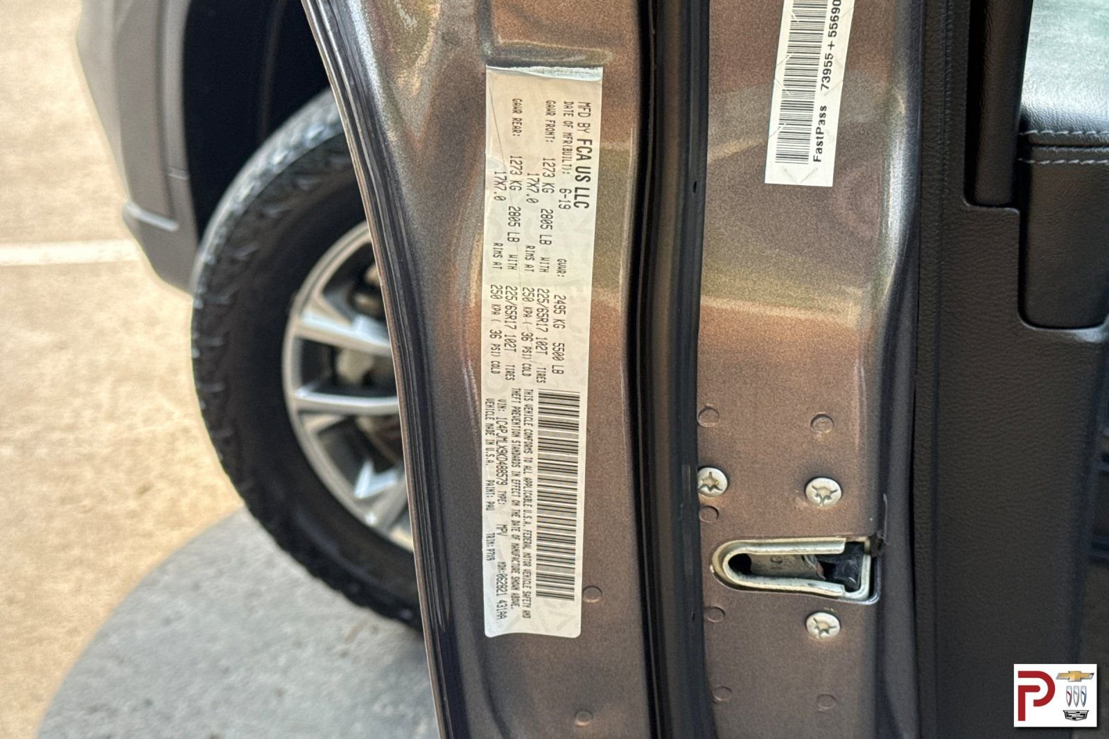 Used 2019 Gray Jeep Latitude Plus image 34