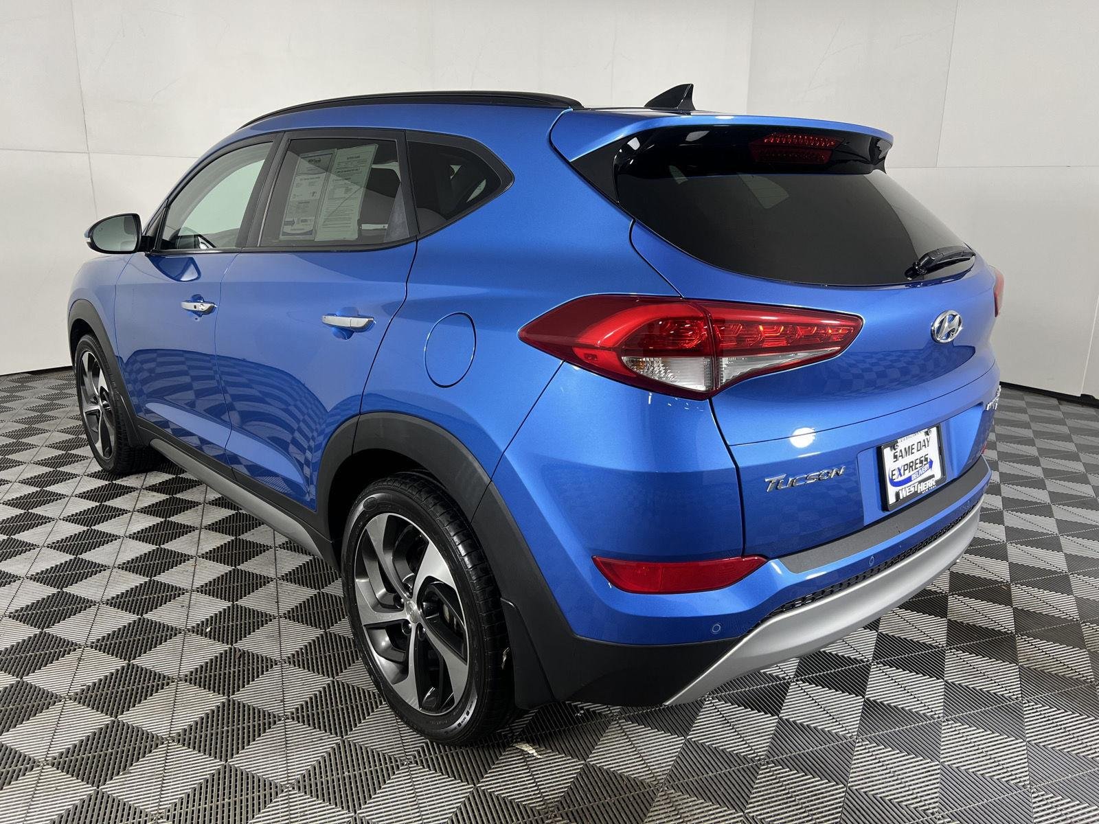 Used 2017 Caribbean Blue Hyundai Limited image 6