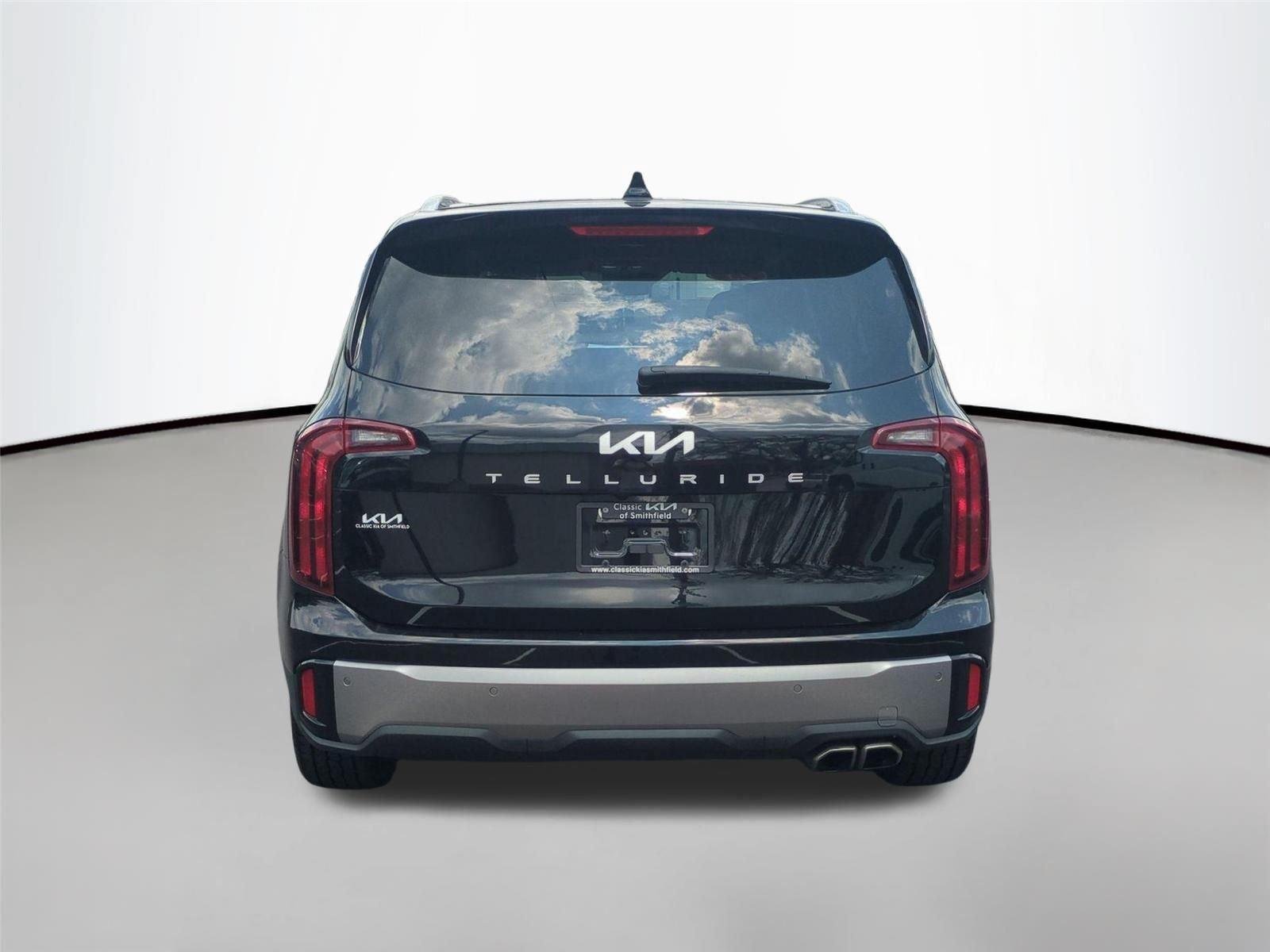 Used 2025 Ebony Black Kia S image 12