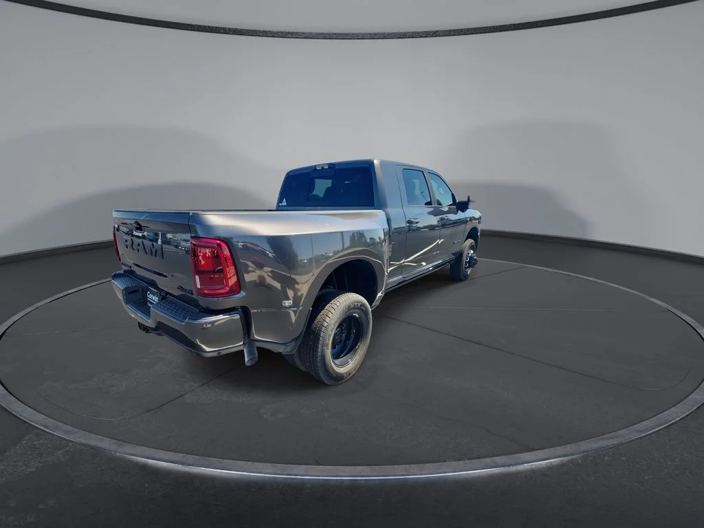 New 2026 Granite Crystal Metallic Clear-Coat Exterior Paint RAM Laramie image 8