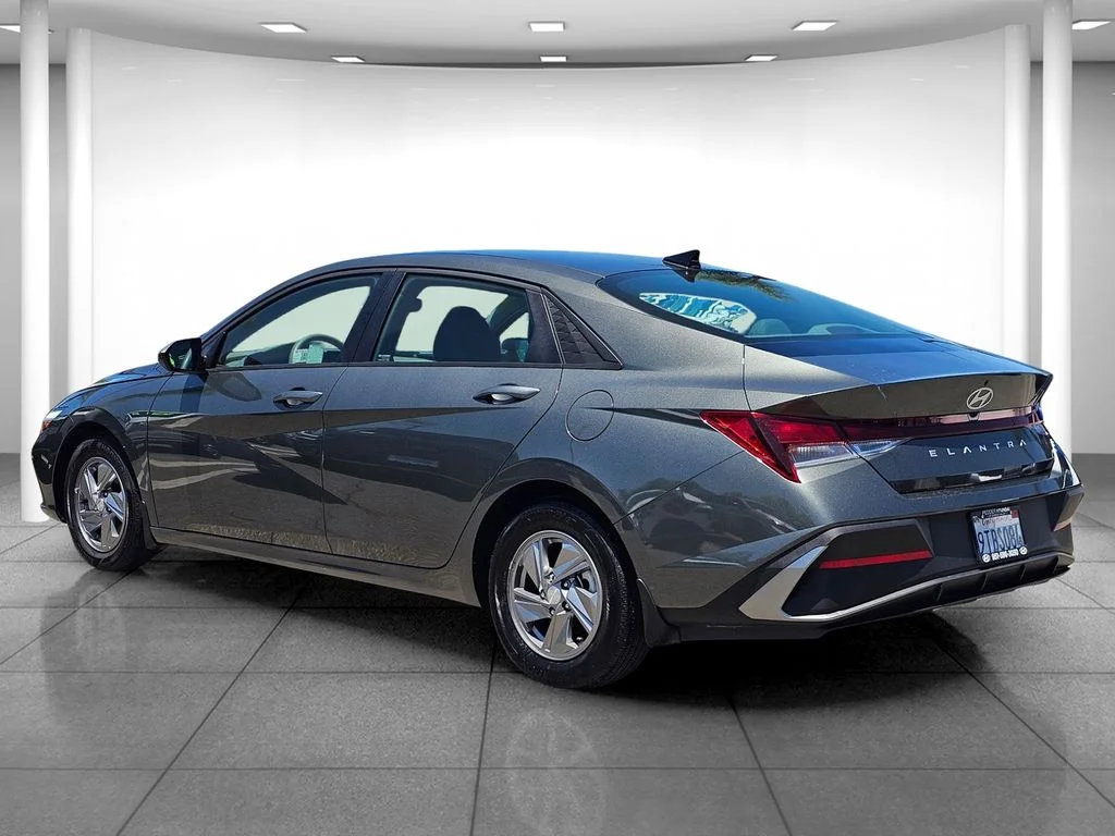 Used 2025 Gray Hyundai SE image 3