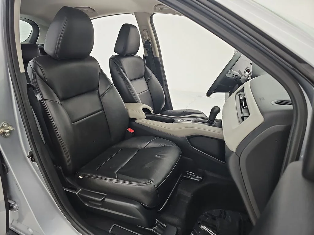 Used 2018 Silver Honda LX image 12