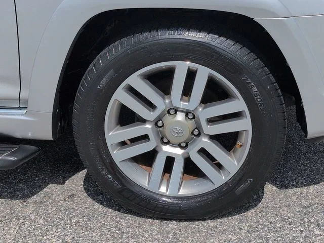 Used 2010 Silver Toyota Limited image 11
