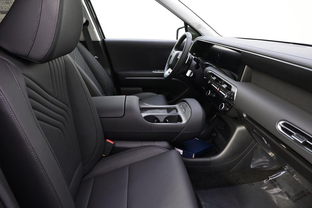 New 2026 Titainium Hyundai SEL AWD image 16