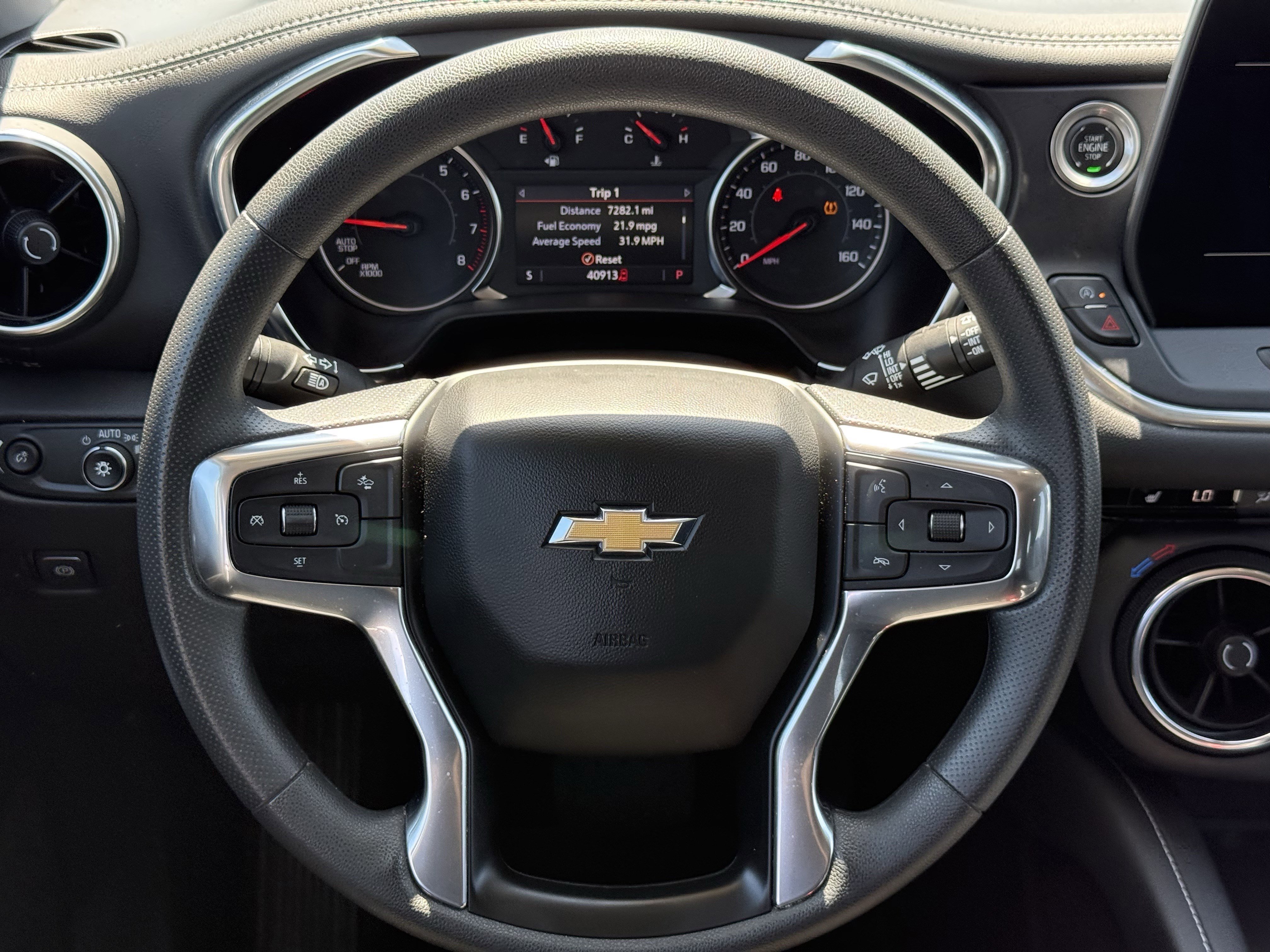 Used 2025 Summit White Chevrolet LT image 14