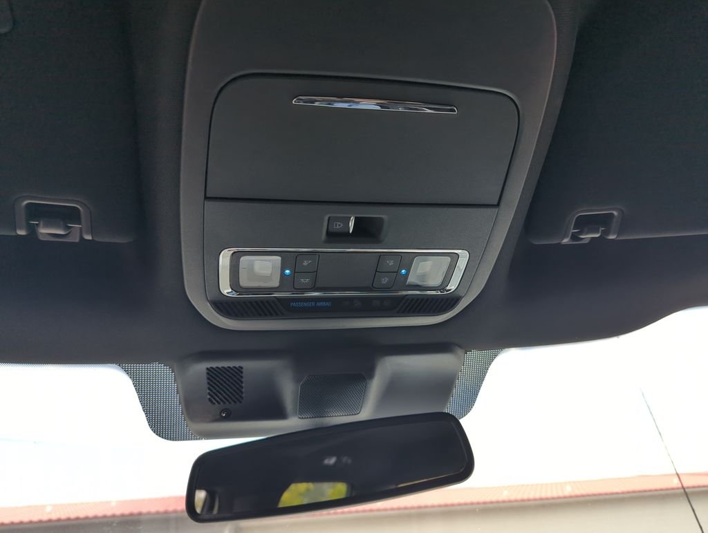 Used 2021 White Ford Platinum image 25